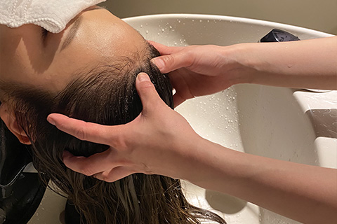 吸着を強化する脂質の塗布